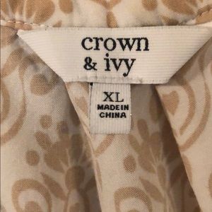 Crown & ivy sleeveless blouse